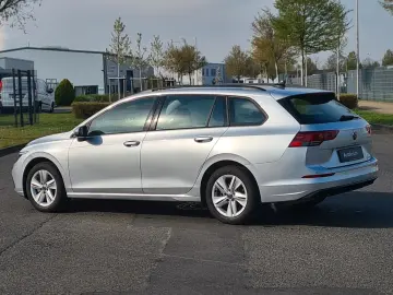Golf VIII Variant Life eTSI