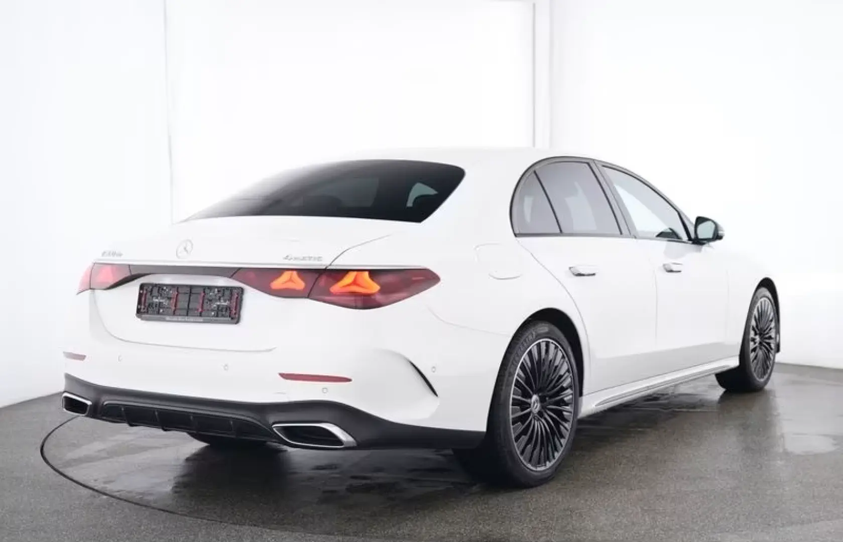 E 300 de 4M AMG Sport Night Distr Superscreen Bu