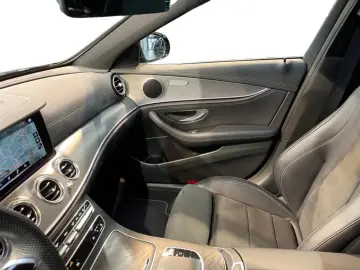 E 300 AMG **Distronic/Kamera/Night Edition
