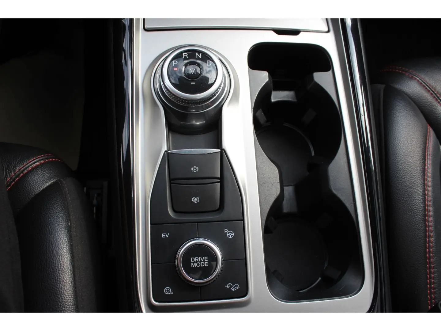 Explorer ST-LINE PHEV, PANO, LEDER, ACC, LED, 7-