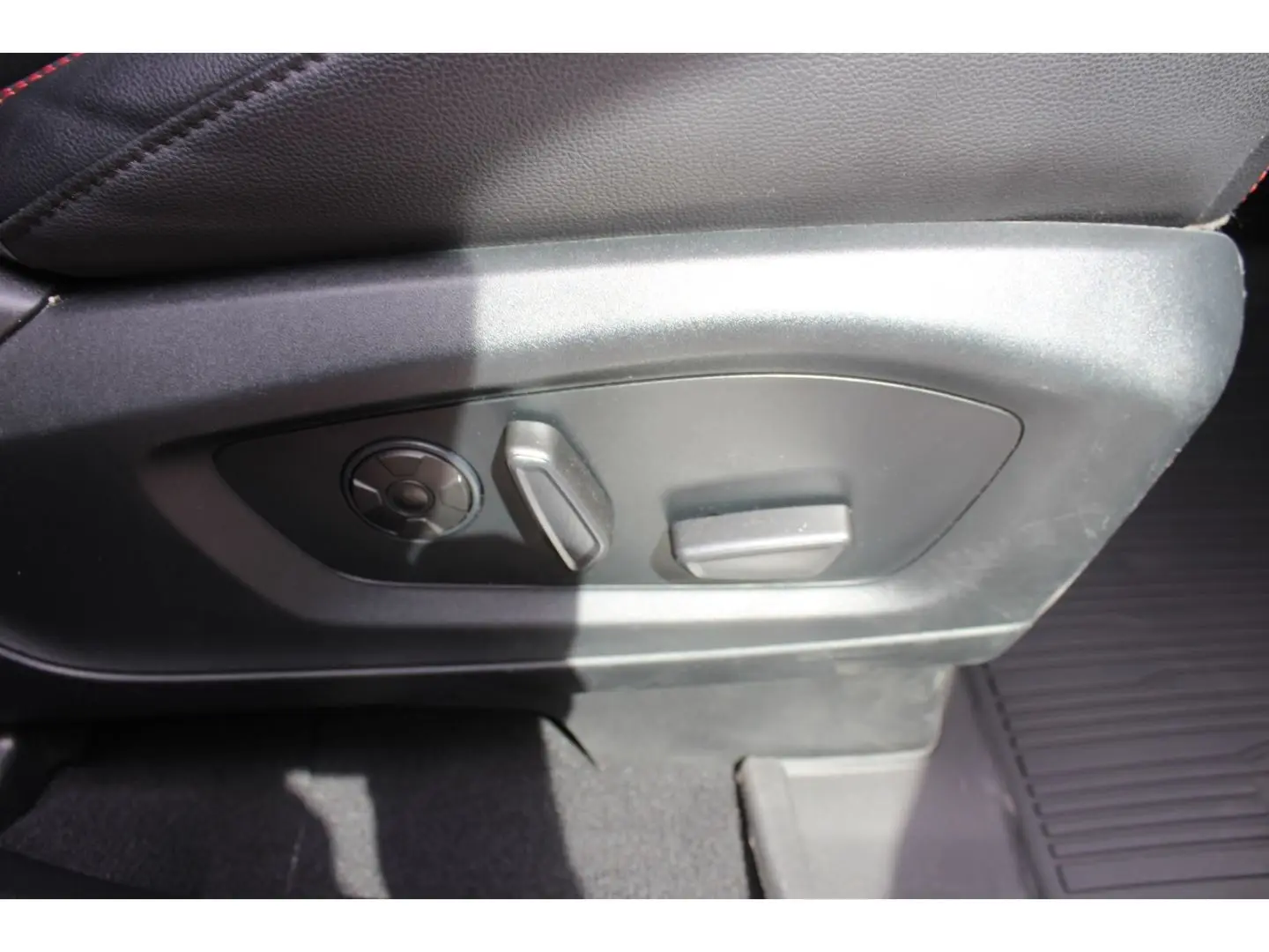 Explorer ST-LINE PHEV, PANO, LEDER, ACC, LED, 7-
