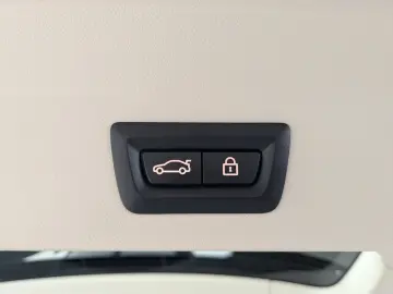 X3 xDrive30e Laser HuD PA+ DA 360° HiFi DAB WLAN