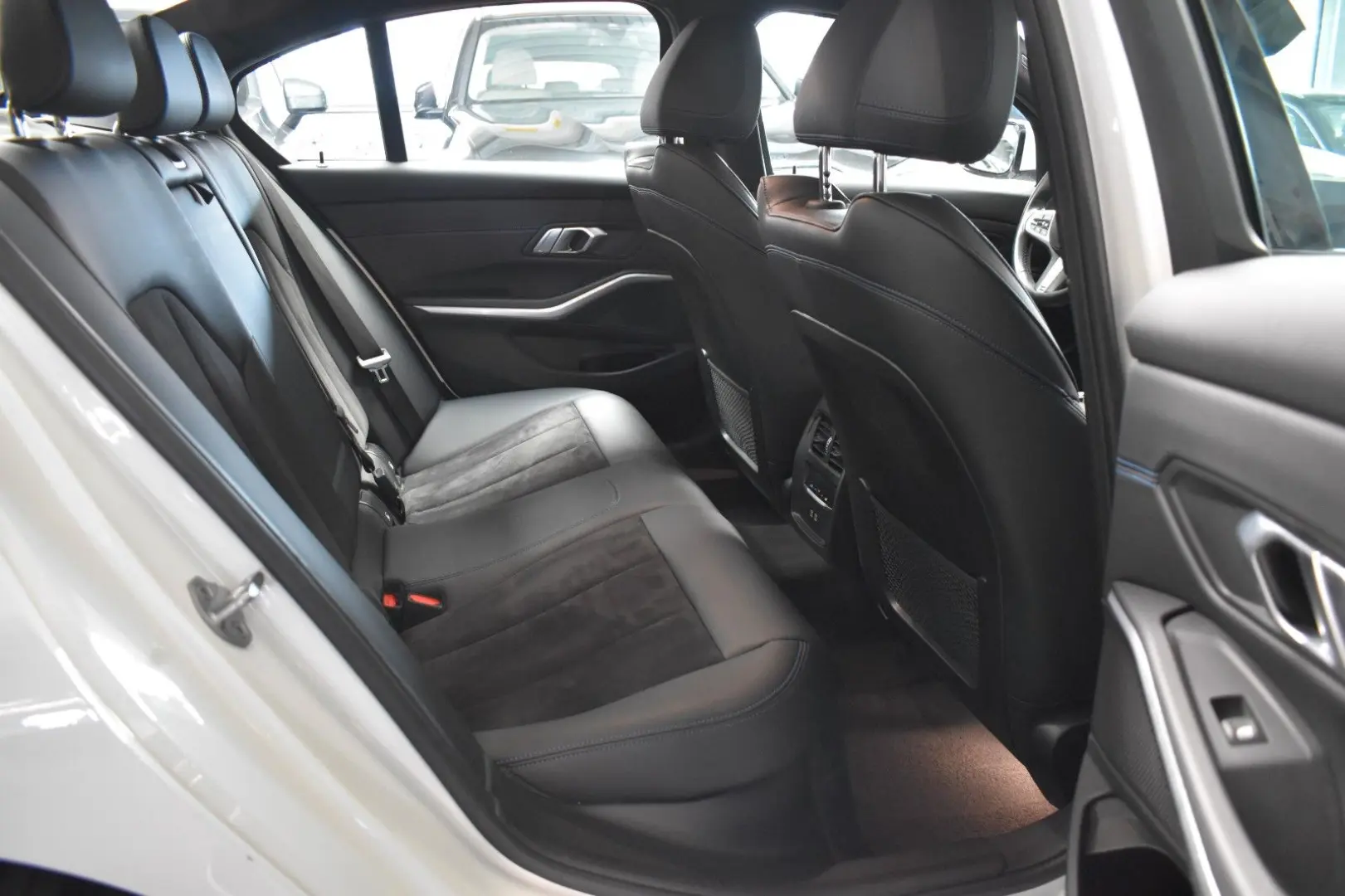 320 i M SPORT*KAMERA*LED*ACC*LIVE COCKPIT*SHZ*