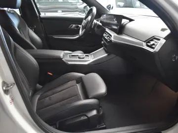320 i M SPORT*KAMERA*LED*ACC*LIVE COCKPIT*SHZ*