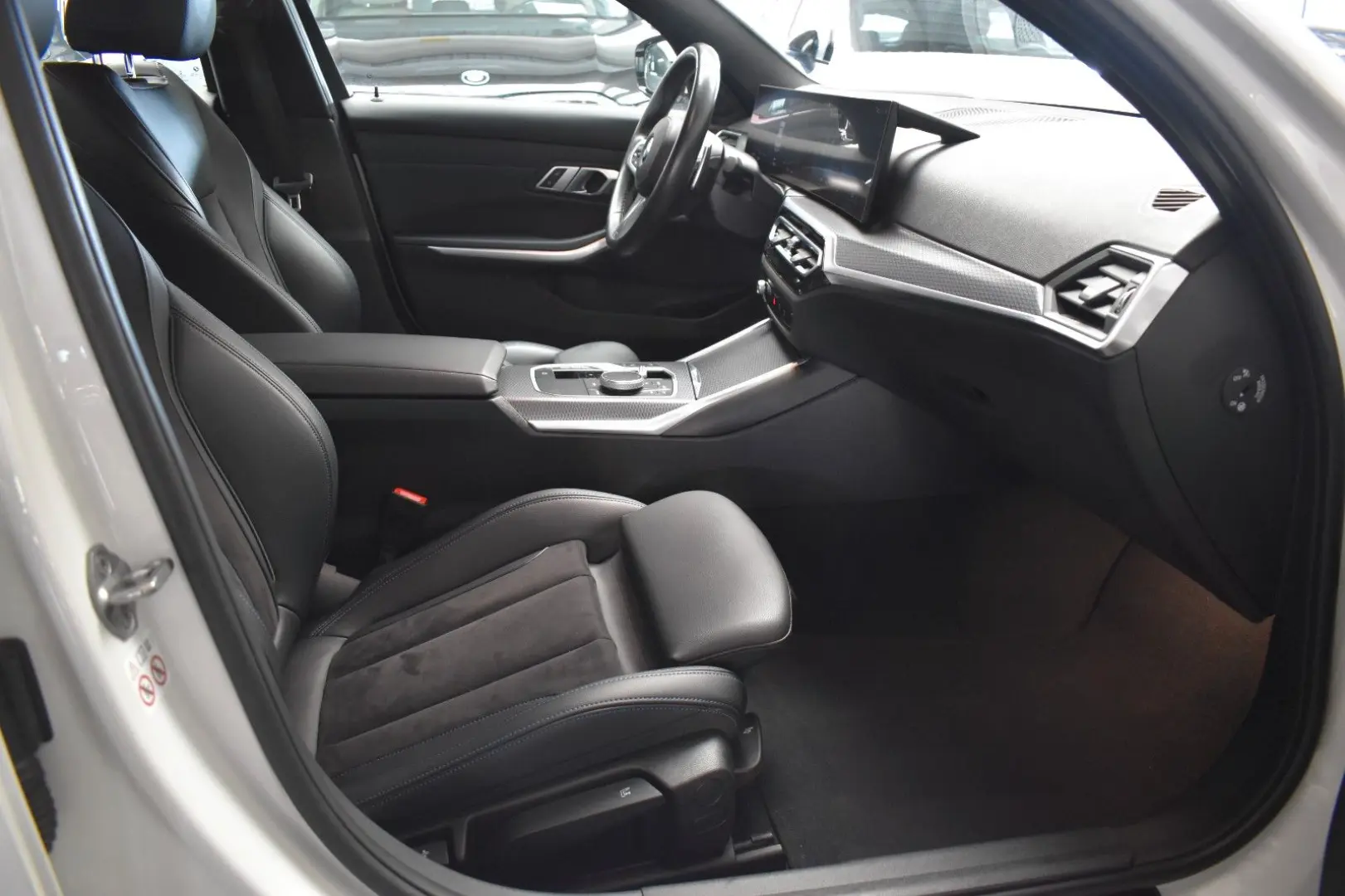 320 i M SPORT*KAMERA*LED*ACC*LIVE COCKPIT*SHZ*