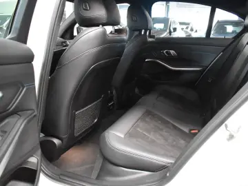 320 i M SPORT*KAMERA*LED*ACC*LIVE COCKPIT*SHZ*