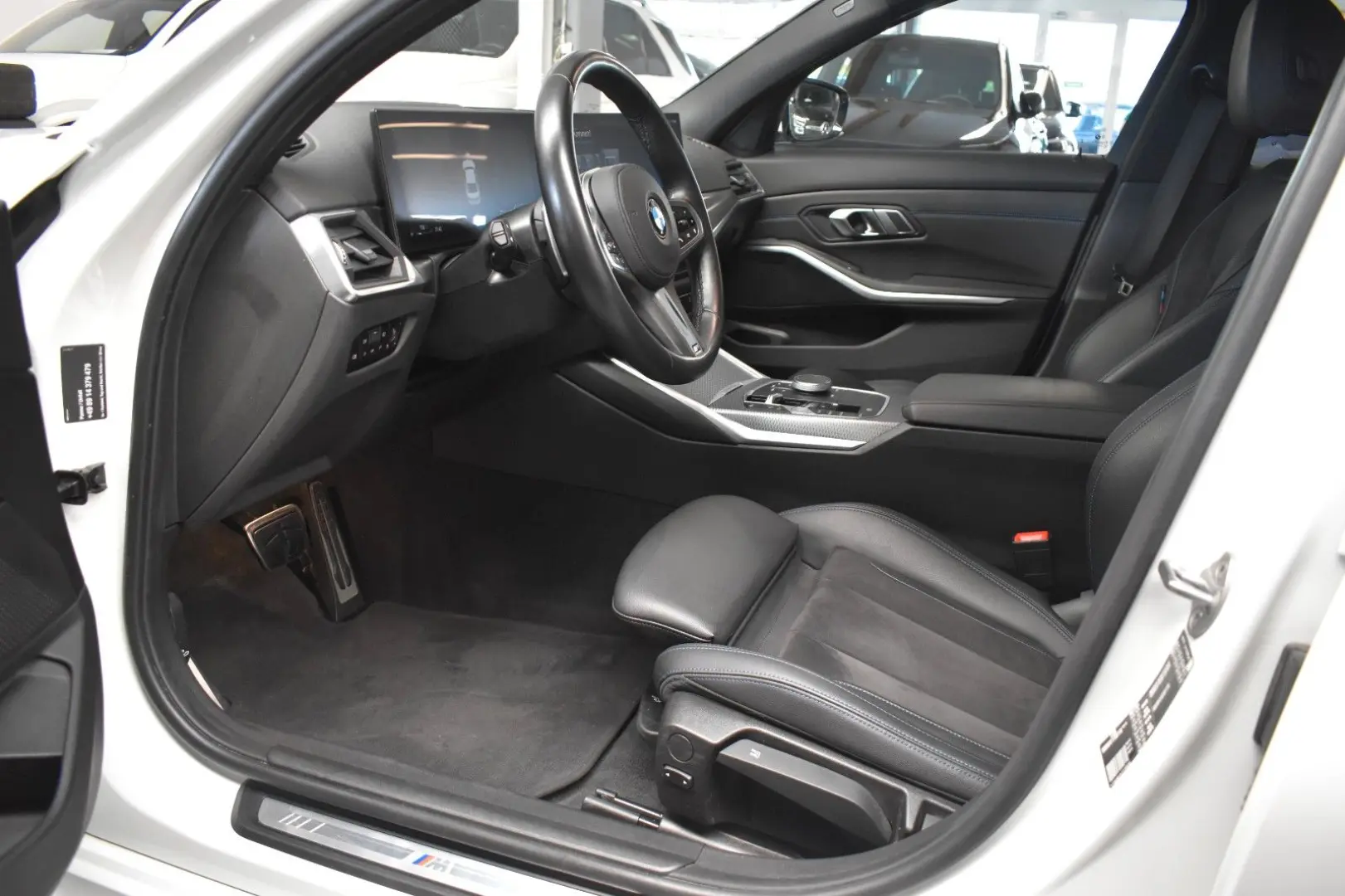 320 i M SPORT*KAMERA*LED*ACC*LIVE COCKPIT*SHZ*