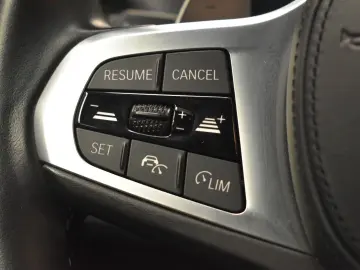 320 i M SPORT*KAMERA*LED*ACC*LIVE COCKPIT*SHZ*