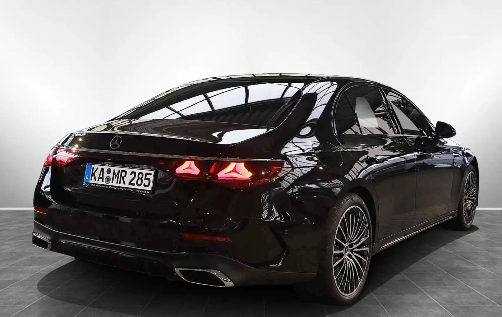 Mercedes-Benz E 220 d 4M AMG MBUX+360+DIG-LED