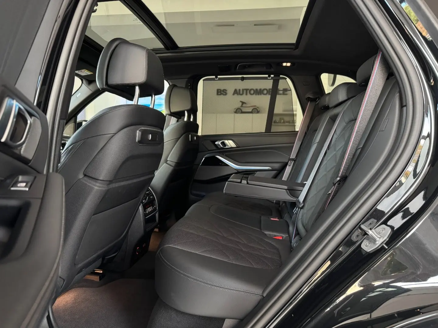 xDrive40i M SPORT PRO   H&K   AHK   PANO  360