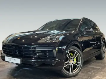 Cayenne E-Hybrid BOSE Panoramadach LED-Matrix