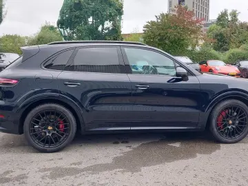 CAYENNE GTS BLACK ACC/PANO/PDLS+/360°/PASM/BOSE