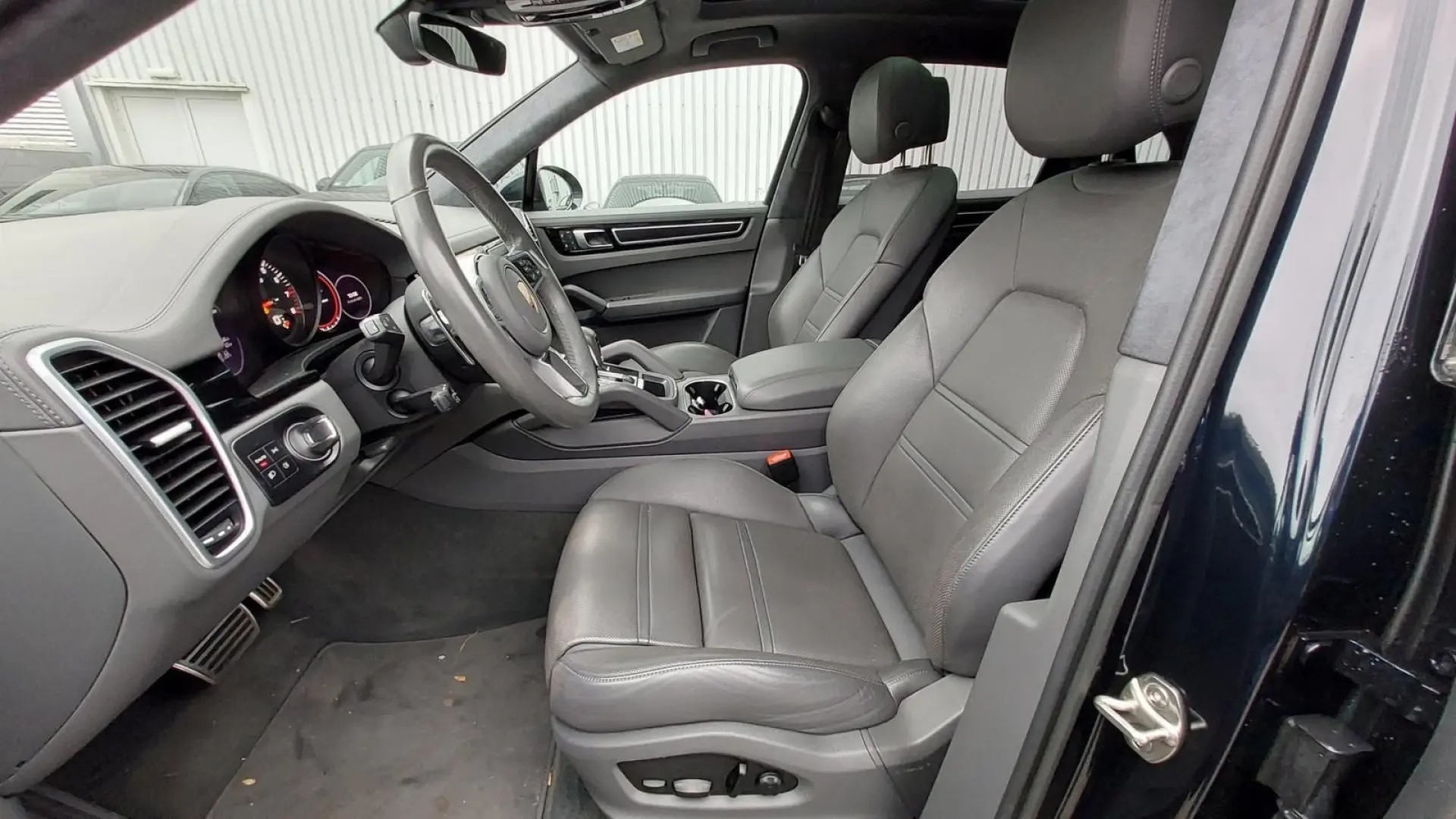 CAYENNE GTS BLACK ACC/PANO/PDLS+/360°/PASM/BOSE
