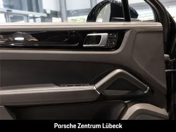 Cayenne S Coupe Hinterachslenkung Head-Up