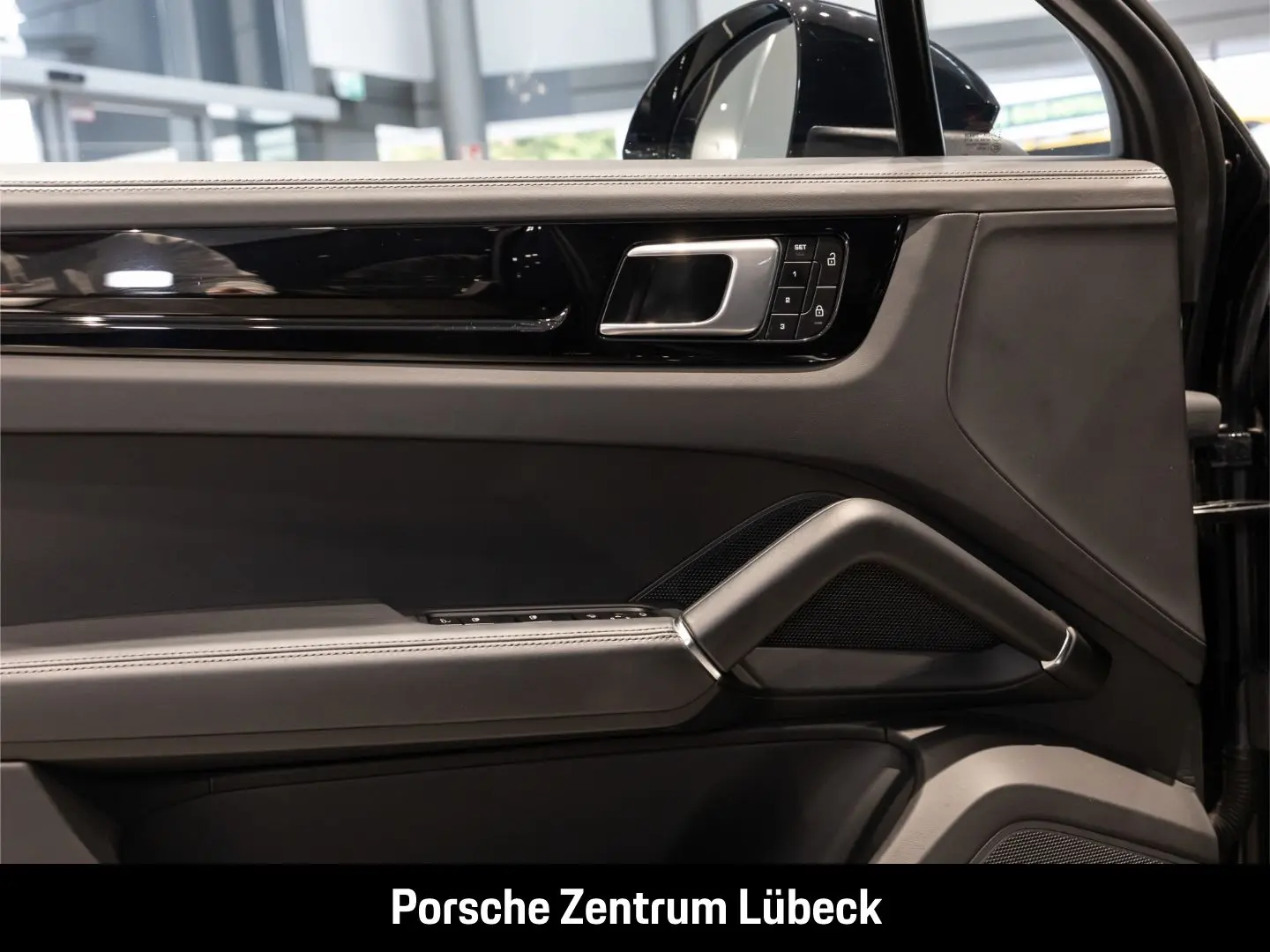 Cayenne S Coupe Hinterachslenkung Head-Up