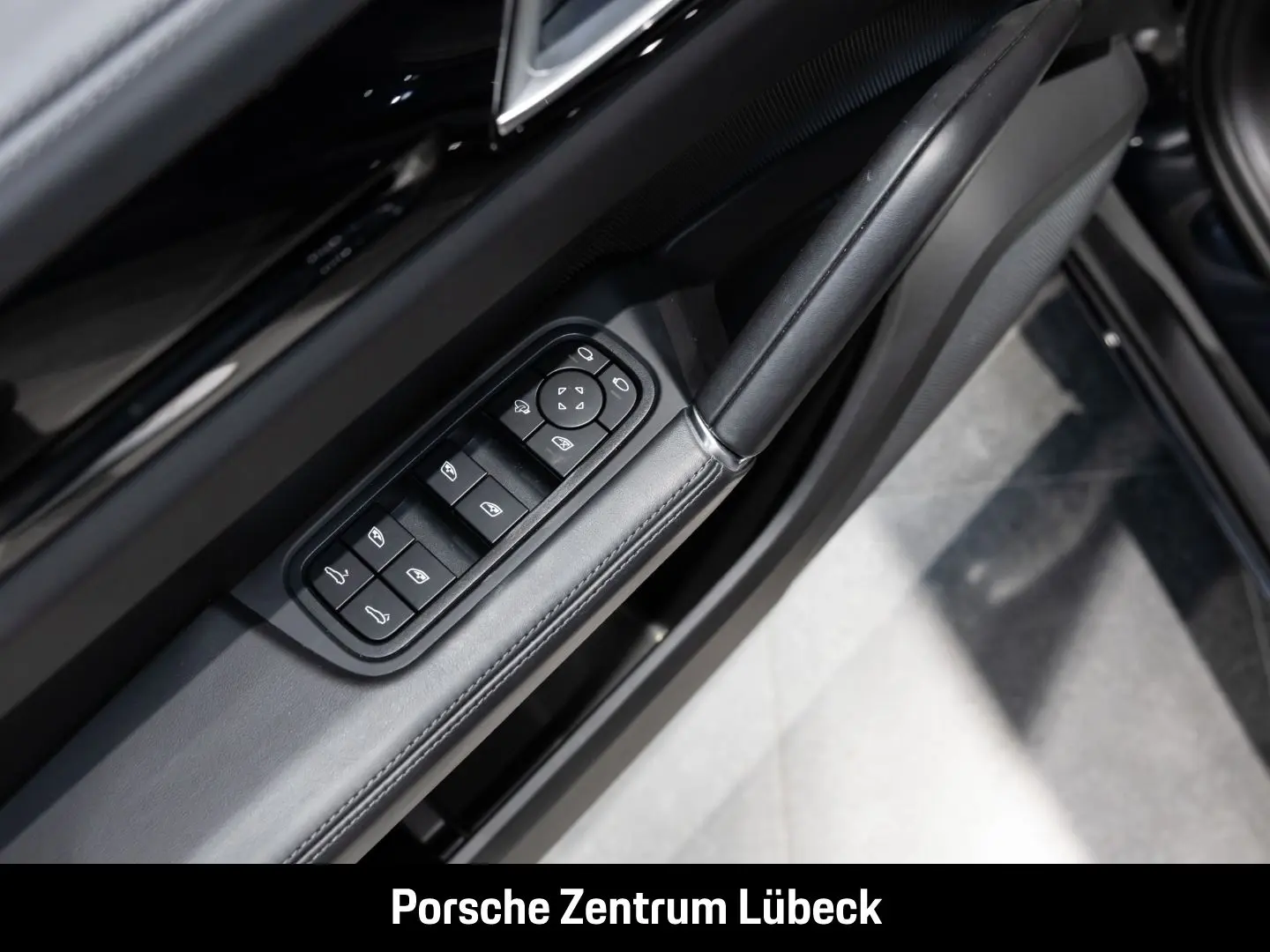 Cayenne S Coupe Hinterachslenkung Head-Up