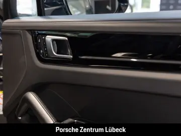 Cayenne S Coupe Hinterachslenkung Head-Up