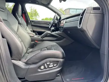 Cayenne GTS/BOSE/Chrono/Head-Up/Pano