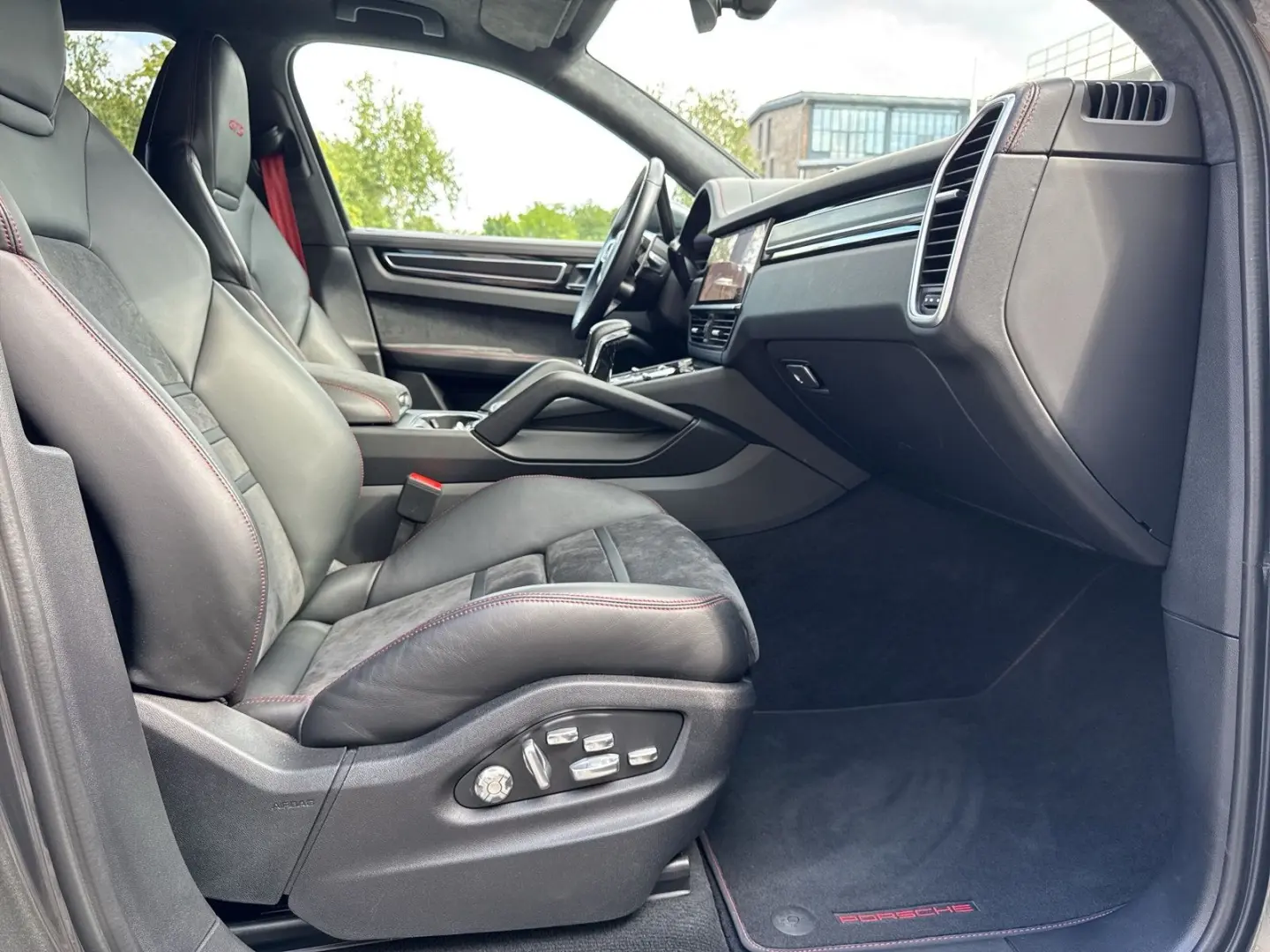 Cayenne GTS/BOSE/Chrono/Head-Up/Pano