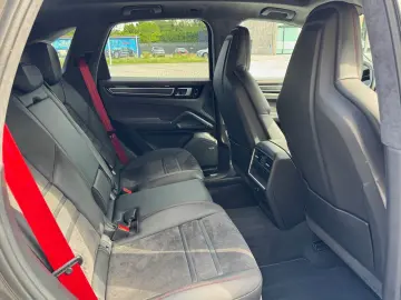 Cayenne GTS/BOSE/Chrono/Head-Up/Pano