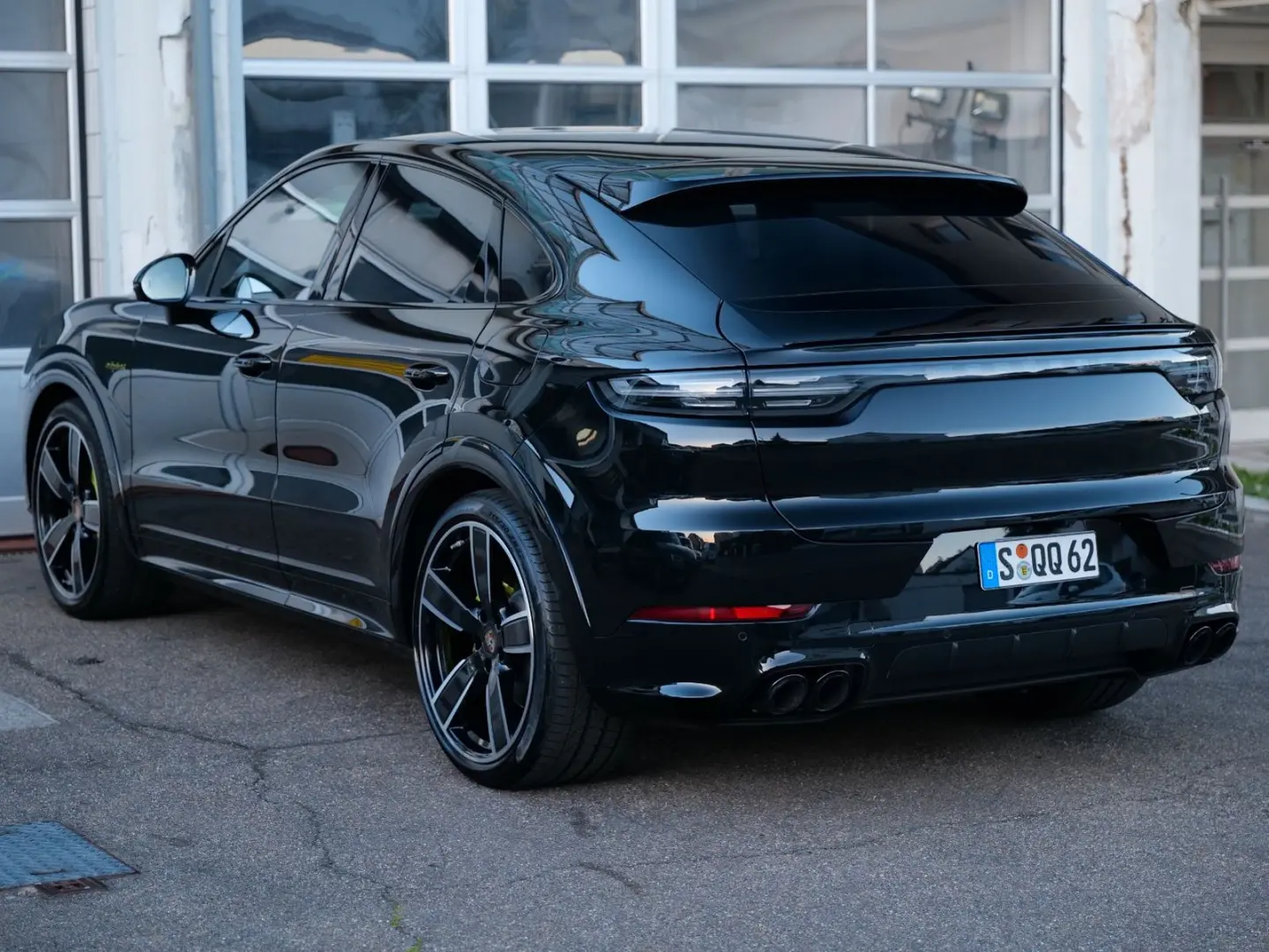 Cayenne Coupe E-Hybrid Platinum Edi SPORT DESIGN