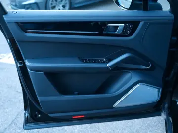 Cayenne Coupe E-Hybrid Platinum Edi SPORT DESIGN
