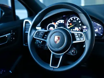 Cayenne Coupe E-Hybrid Platinum Edi SPORT DESIGN