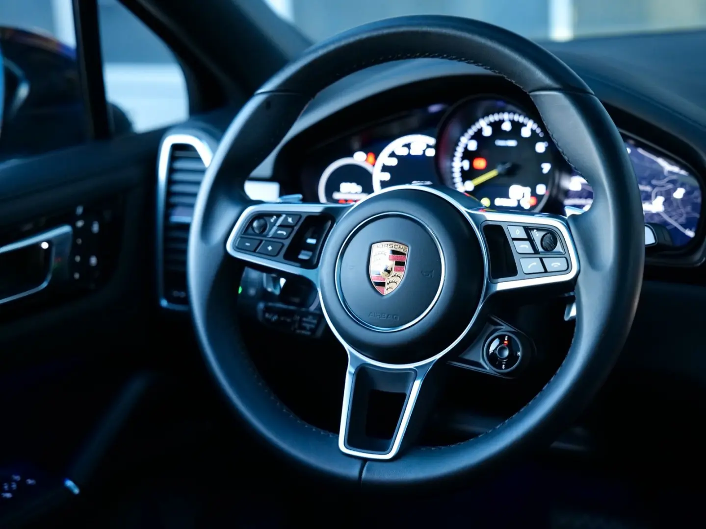 Cayenne Coupe E-Hybrid Platinum Edi SPORT DESIGN