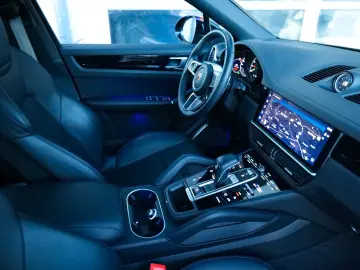 Cayenne Coupe E-Hybrid Platinum Edi SPORT DESIGN
