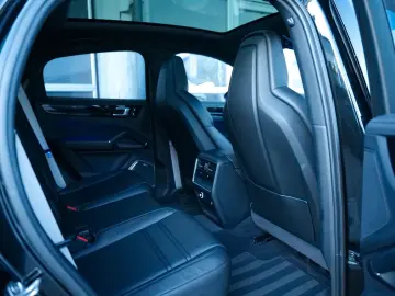 Cayenne Coupe E-Hybrid Platinum Edi SPORT DESIGN