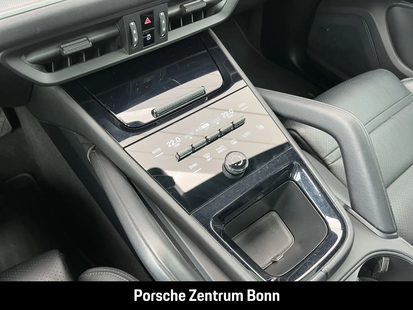 Cayenne E-Hybrid BOSE Panoramadach Luftfederung
