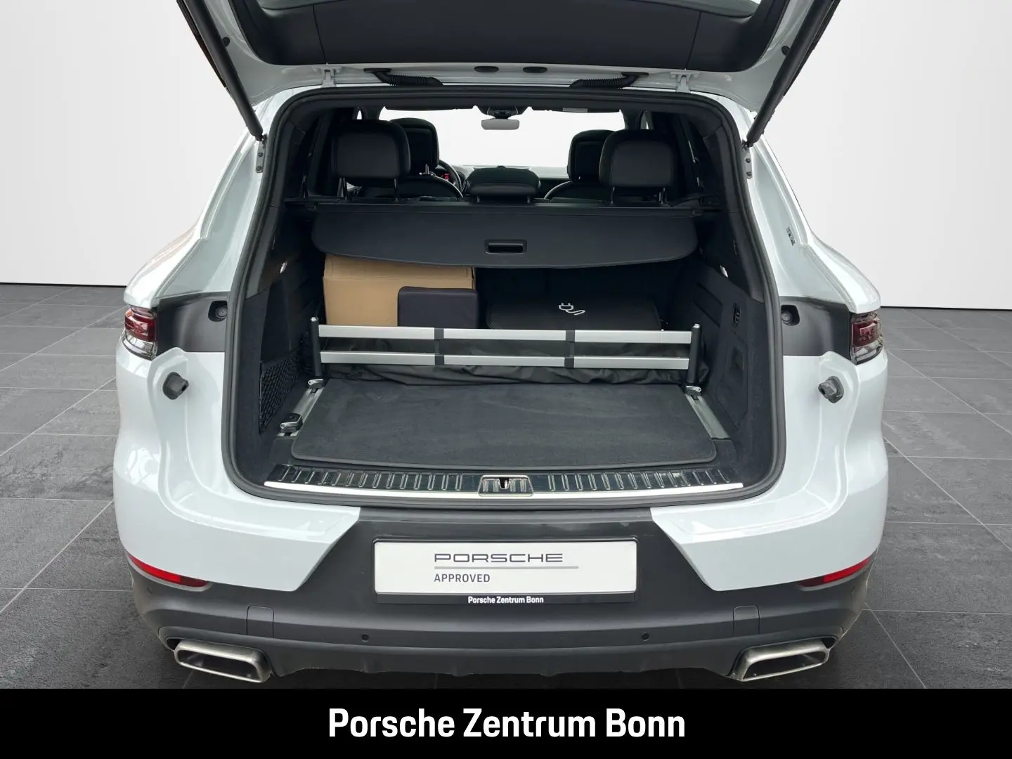 Cayenne E-Hybrid BOSE Panoramadach Luftfederung