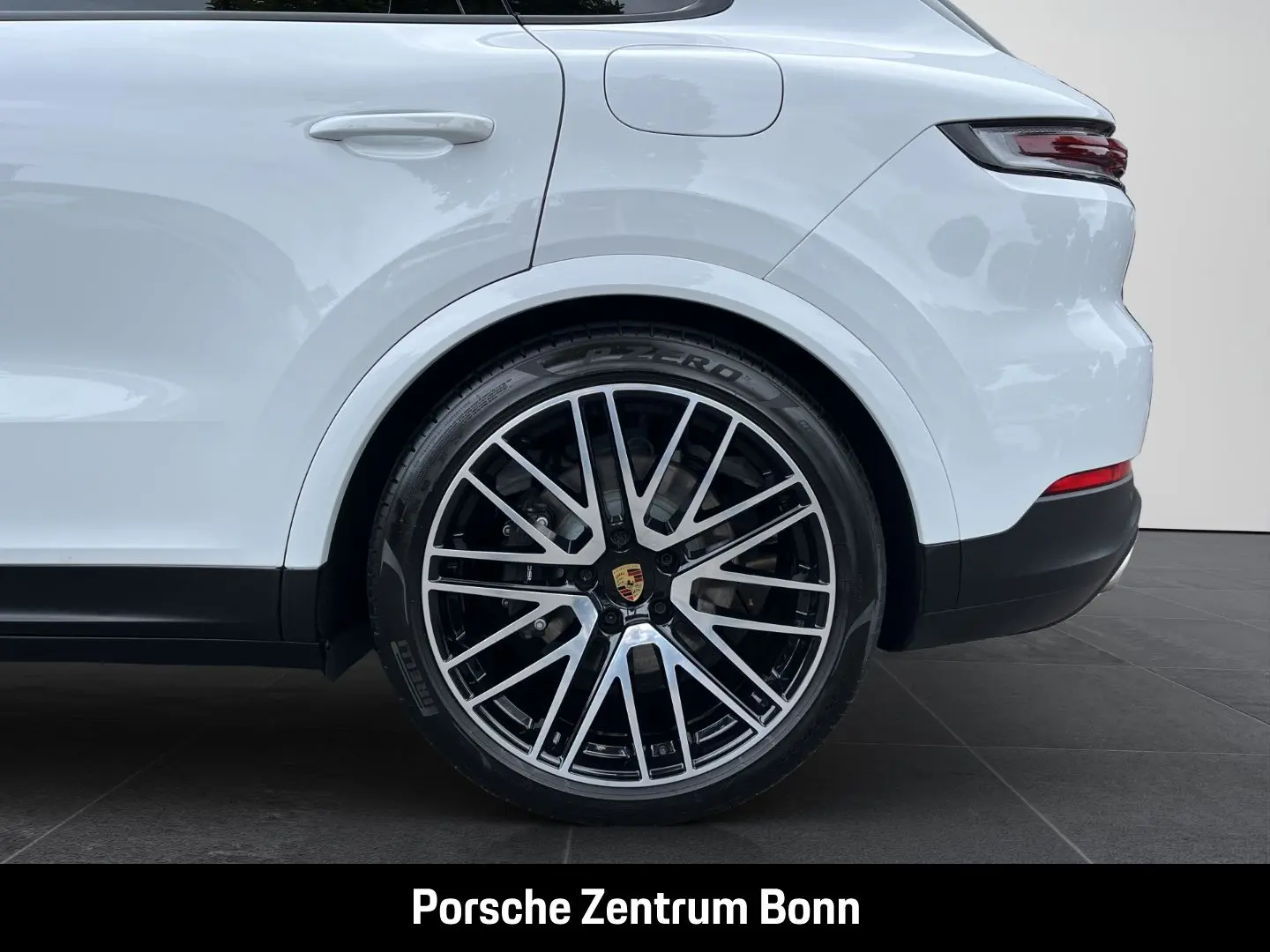 Cayenne E-Hybrid BOSE Panoramadach Luftfederung