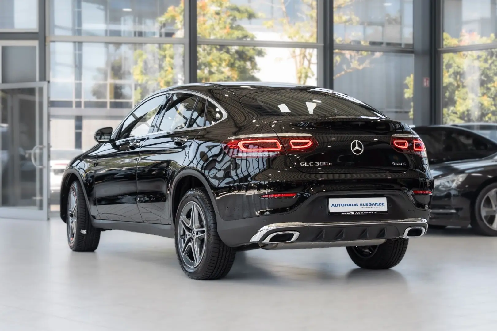 GLC300 e 4M Coupe*AMG-LINE*LEDER*NAVI*LED*1.HD*