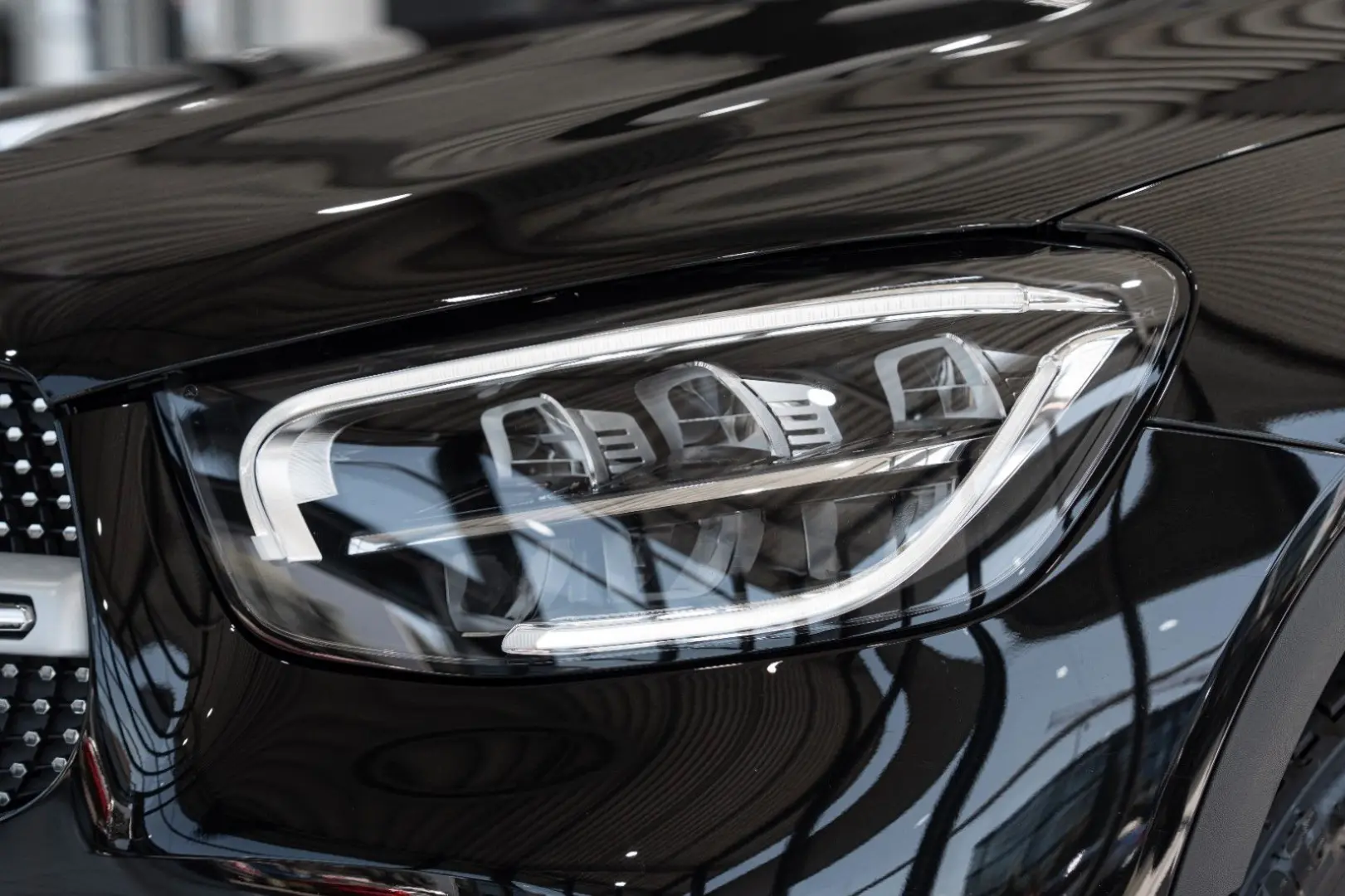GLC300 e 4M Coupe*AMG-LINE*LEDER*NAVI*LED*1.HD*
