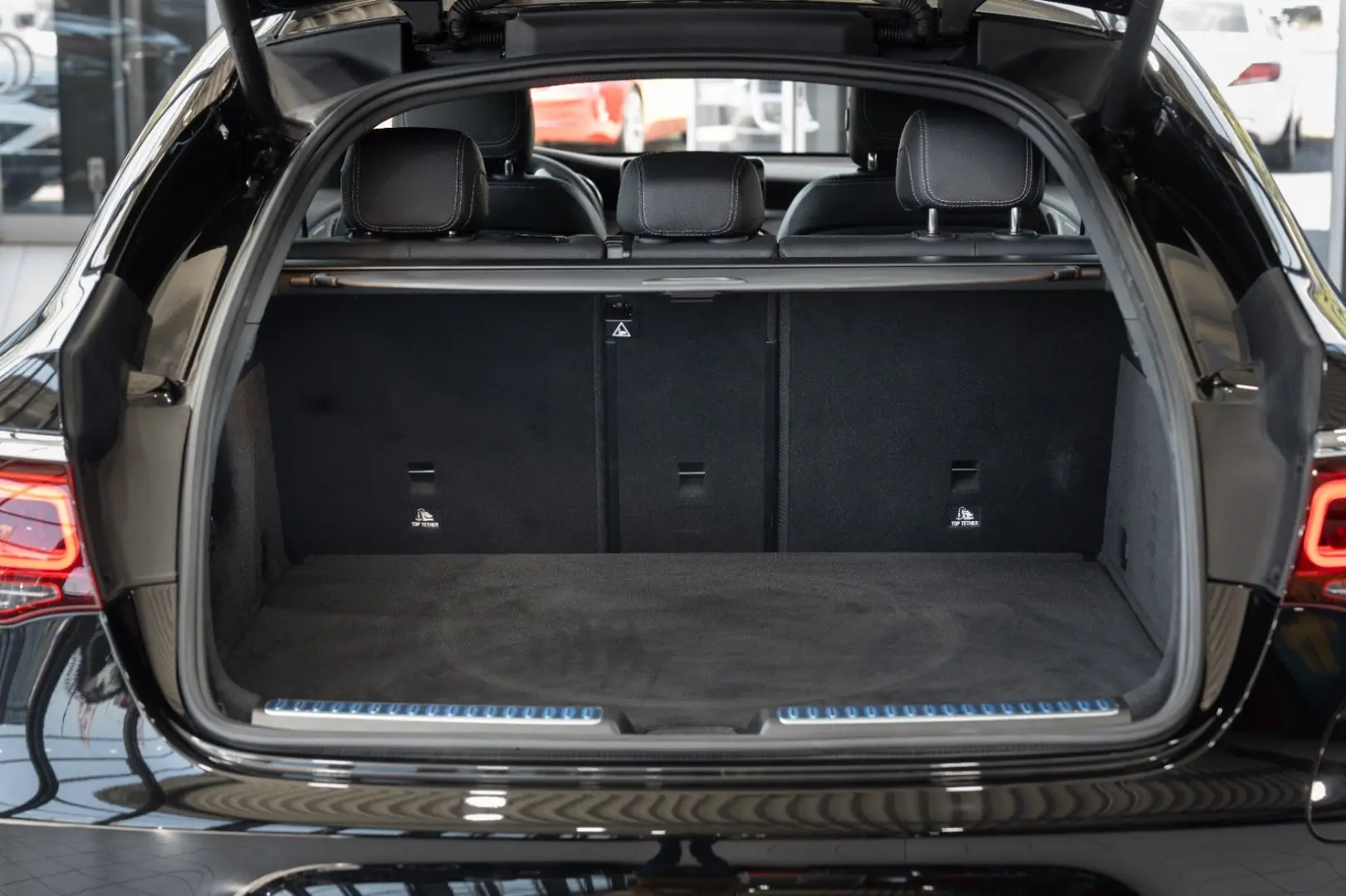 GLC300 e 4M Coupe*AMG-LINE*LEDER*NAVI*LED*1.HD*