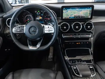 GLC300 e 4M Coupe*AMG-LINE*LEDER*NAVI*LED*1.HD*