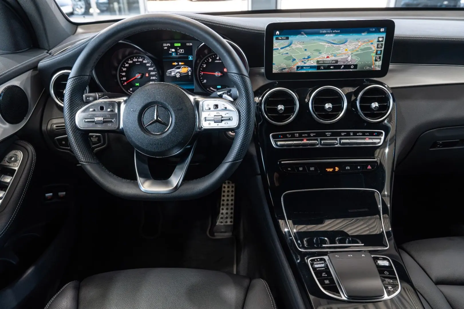 GLC300 e 4M Coupe*AMG-LINE*LEDER*NAVI*LED*1.HD*