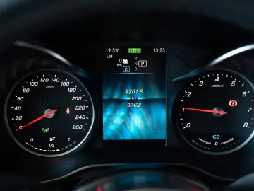 GLC300 e 4M Coupe*AMG-LINE*LEDER*NAVI*LED*1.HD*