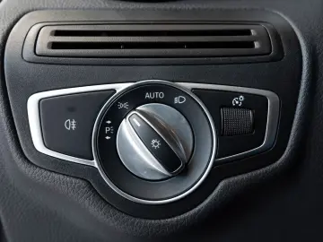 GLC300 e 4M Coupe*AMG-LINE*LEDER*NAVI*LED*1.HD*