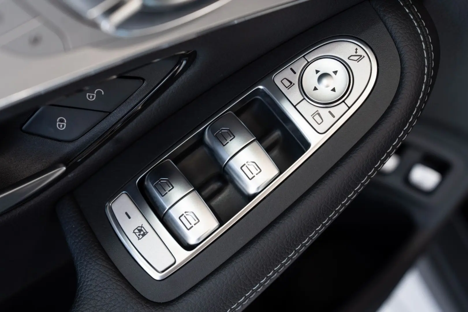 GLC300 e 4M Coupe*AMG-LINE*LEDER*NAVI*LED*1.HD*