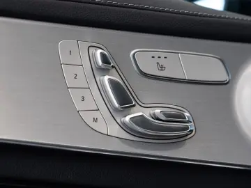 GLC300 e 4M Coupe*AMG-LINE*LEDER*NAVI*LED*1.HD*