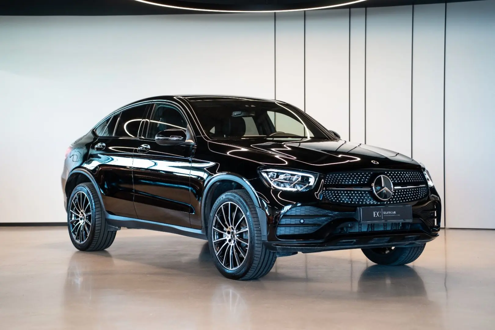 GLC 300 e 4MATIC Coupé AMG*TOW*