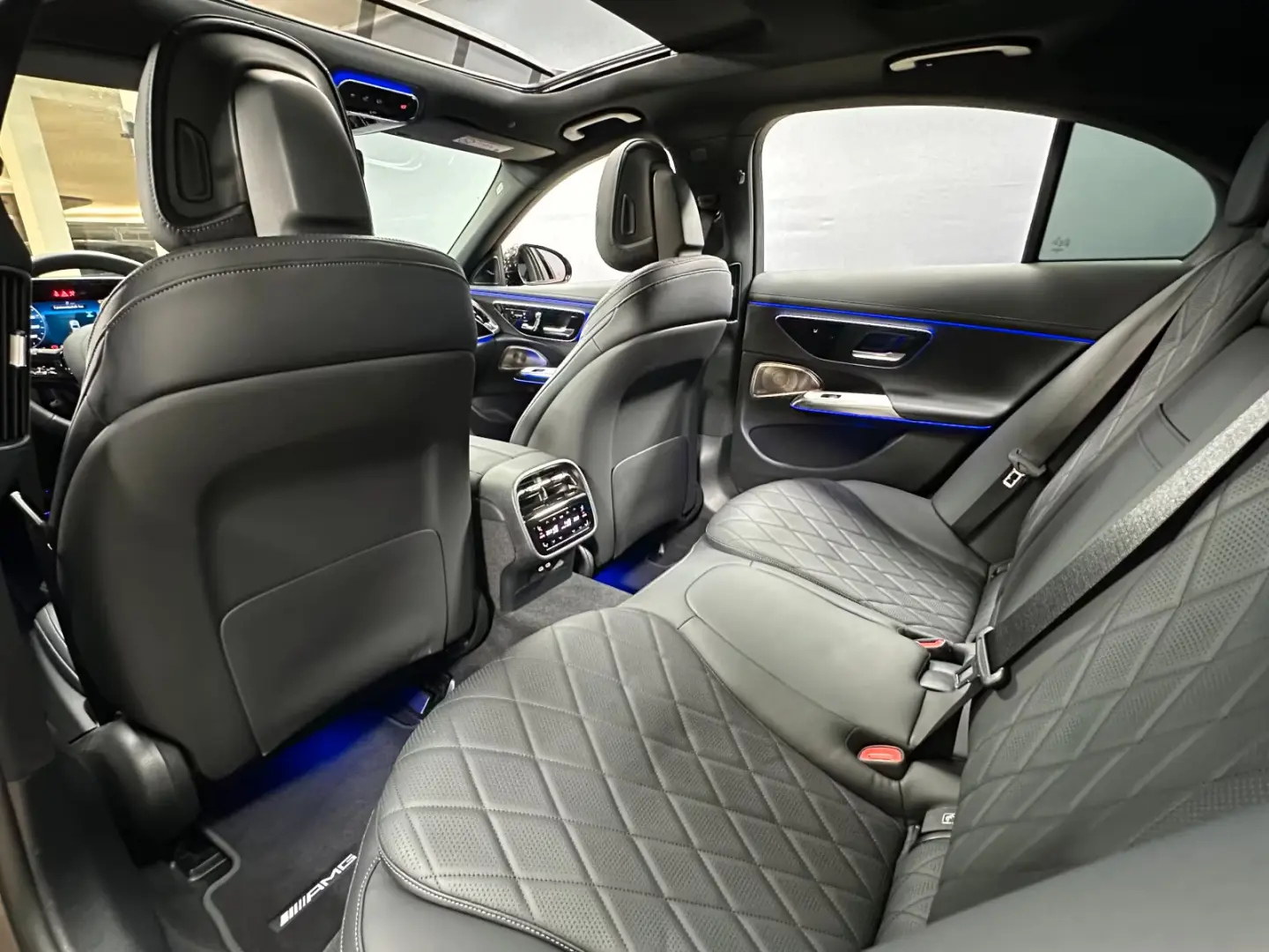 Mercedes-Benz E 300 de 4M AMG DIG.LIGHT/AHK/Pano