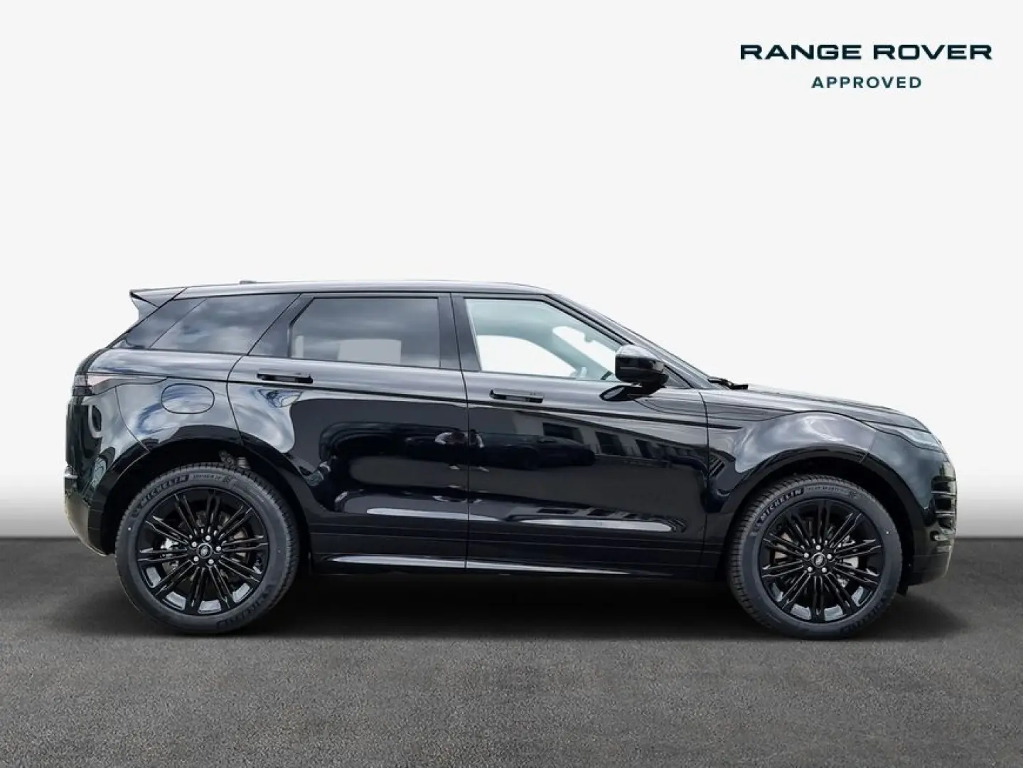 Range Rover Evoque P300e Dynamic SE Pano, Black 