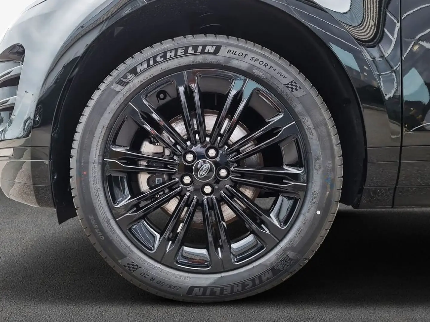 Range Rover Evoque P300e Dynamic SE Pano, Black 