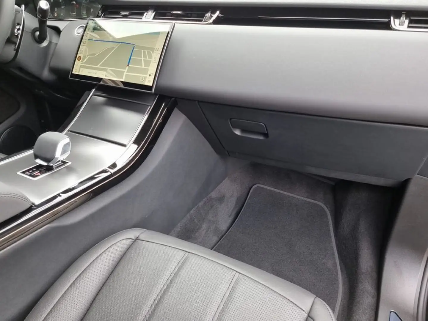Range Rover Evoque P300e Dynamic SE Pano, Black 
