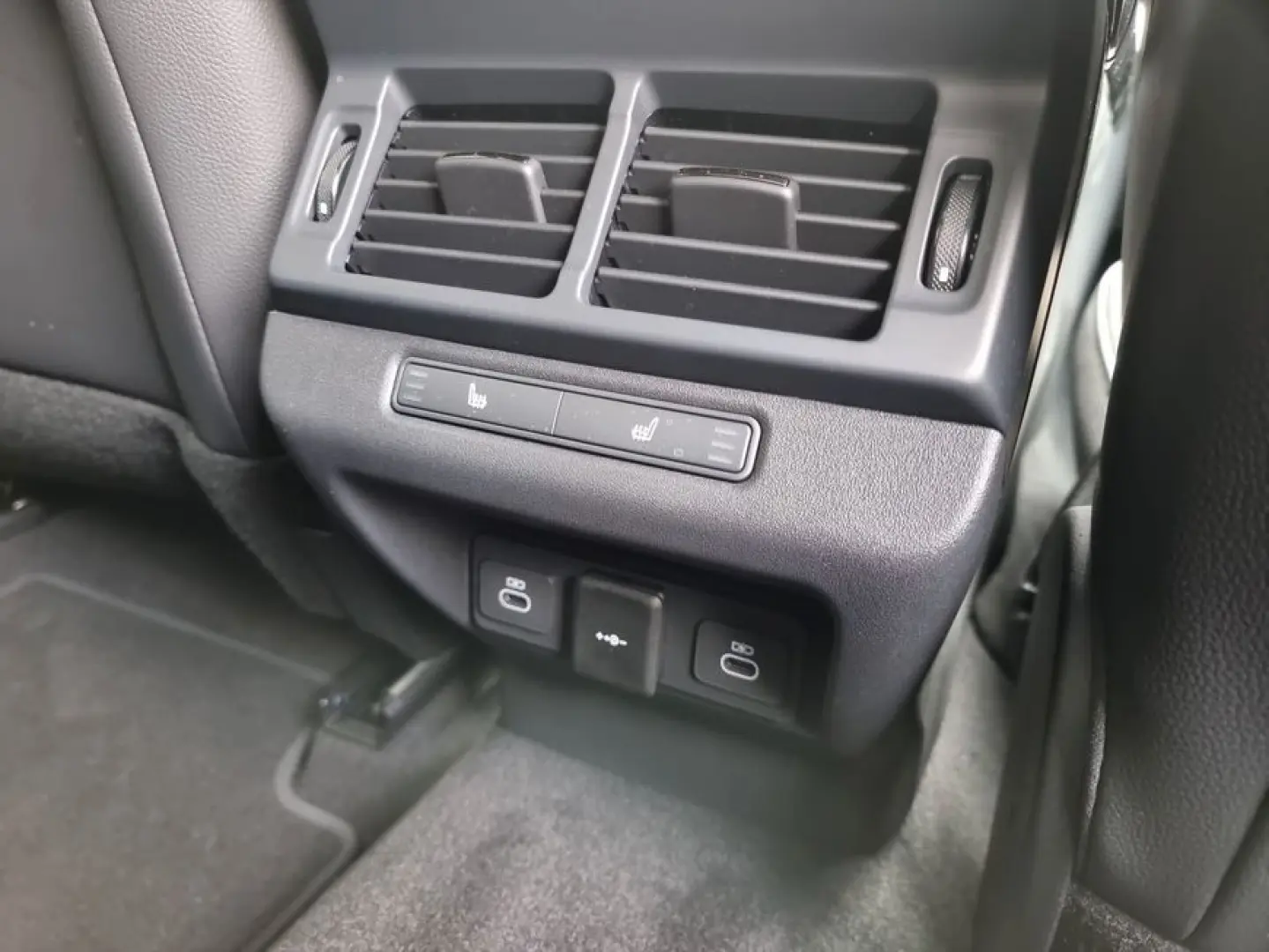 Range Rover Evoque P300e Dynamic SE Pano, Black 