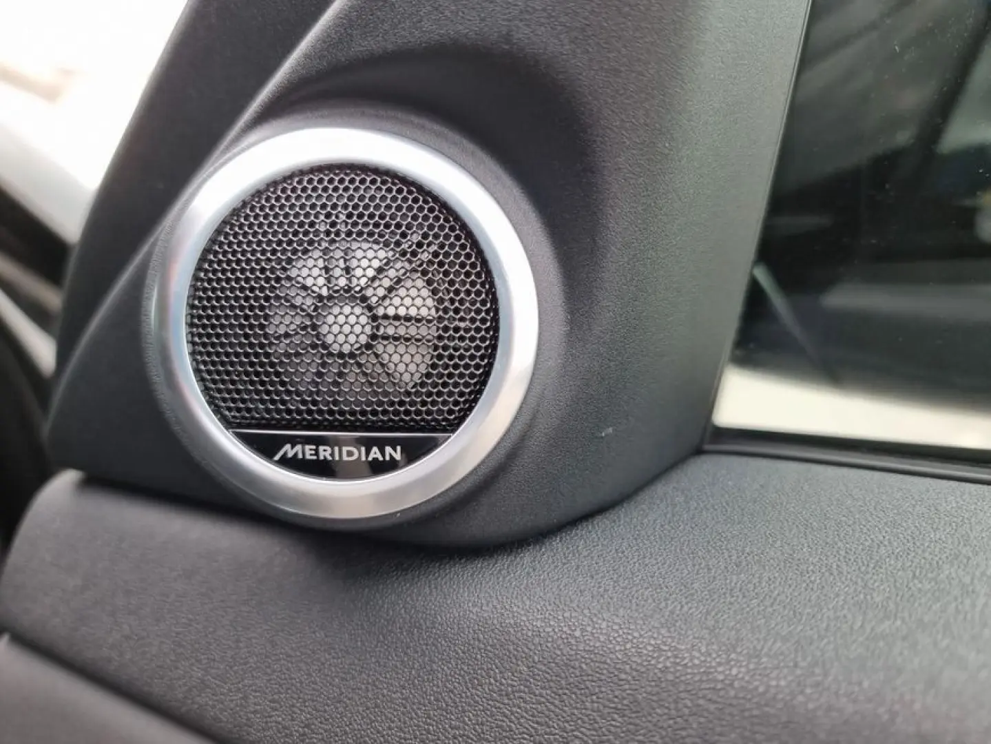 Range Rover Evoque P300e Dynamic SE Pano, Black 