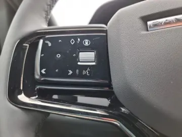 Range Rover Evoque P300e Dynamic SE Pano, Black 